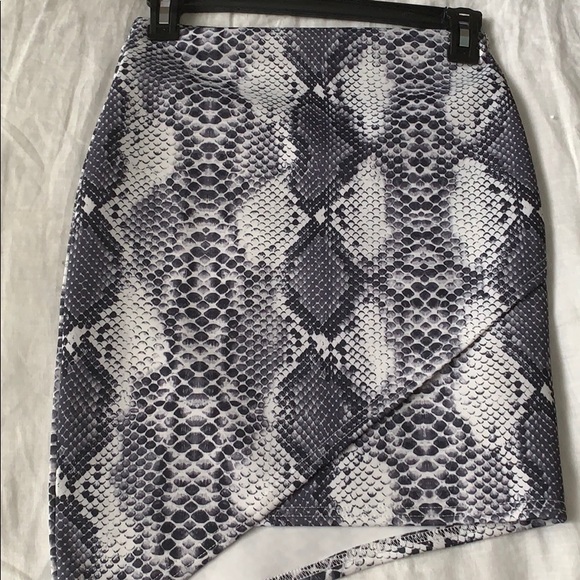 Dresses & Skirts - skirt